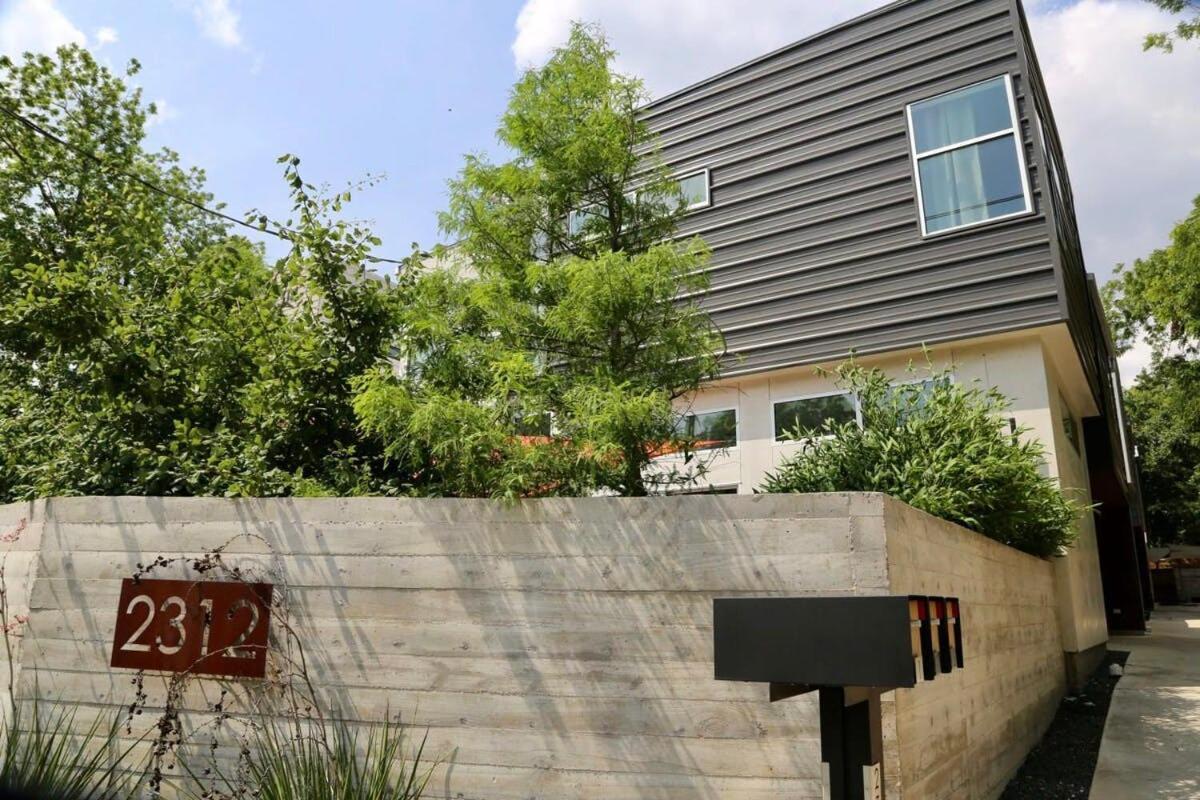 Stunning Modern Home W Pool & Hot Tub In Dt Austin Exterior photo