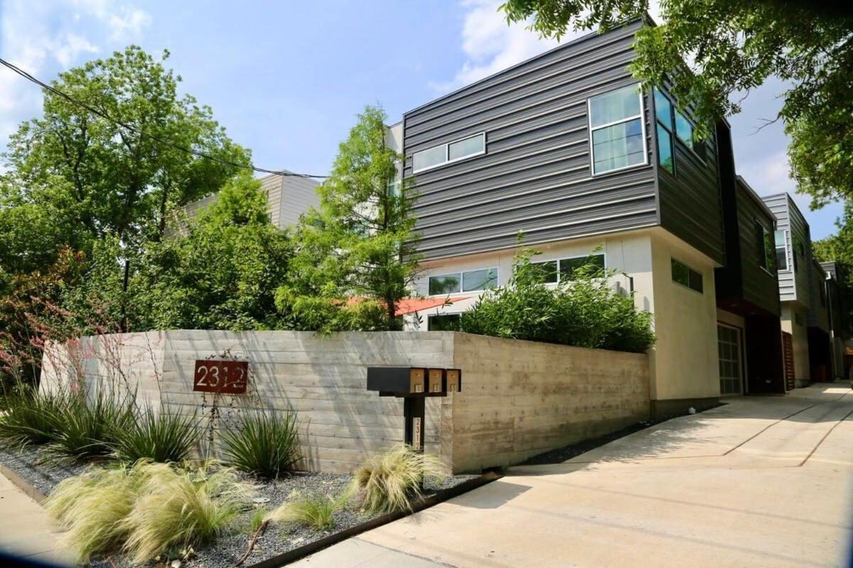 Stunning Modern Home W Pool & Hot Tub In Dt Austin Exterior photo