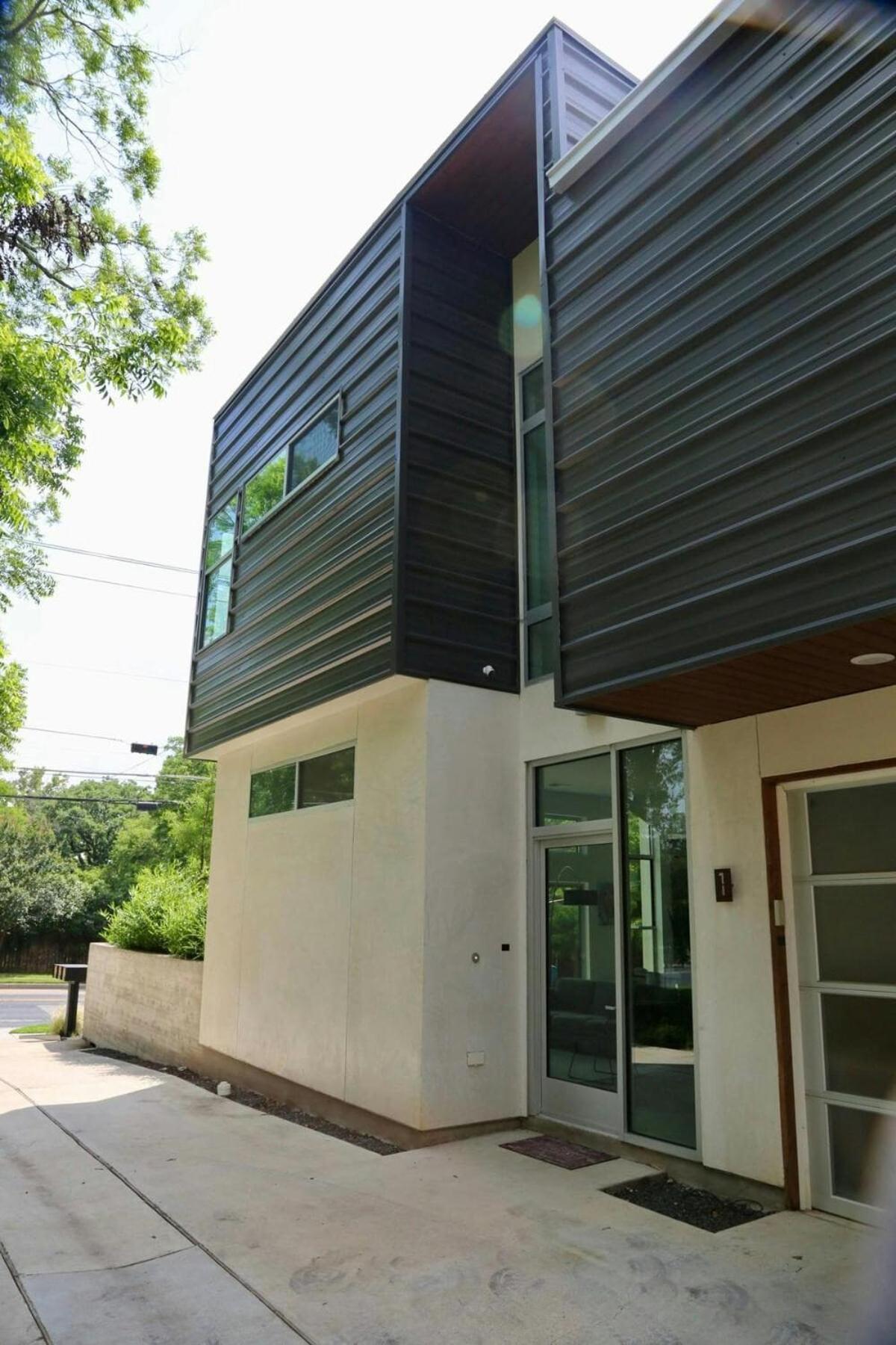 Stunning Modern Home W Pool & Hot Tub In Dt Austin Exterior photo