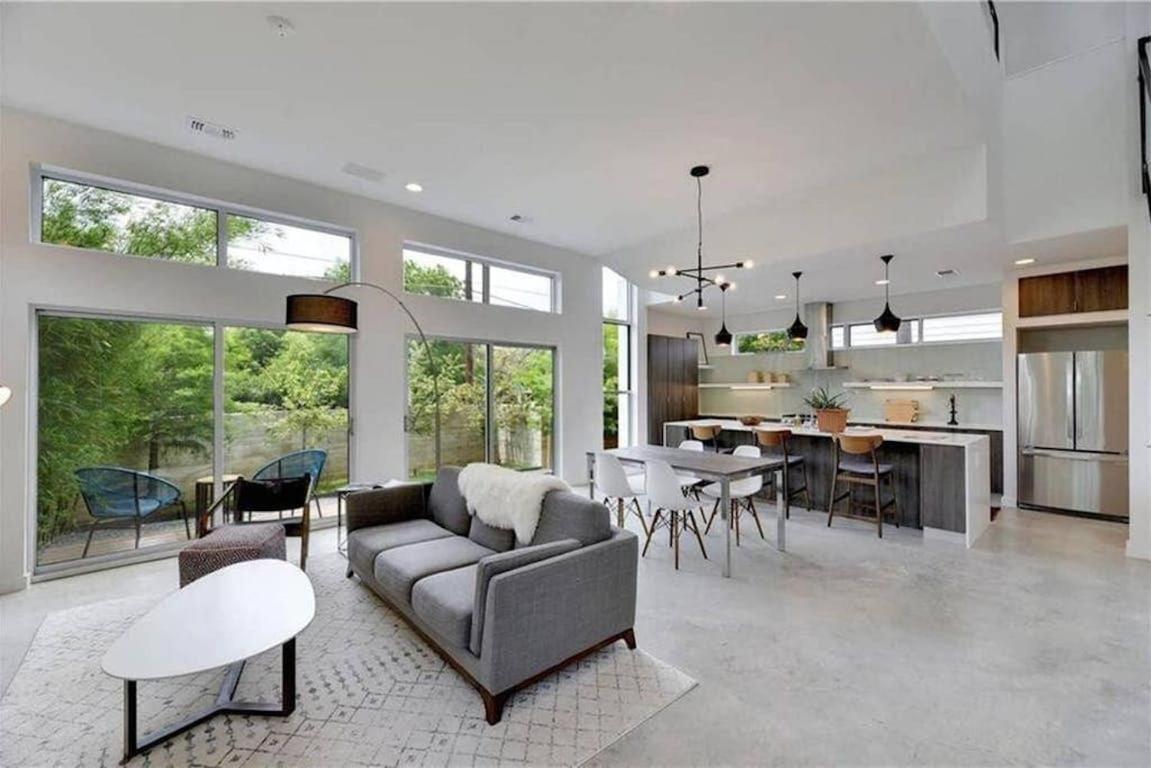 Stunning Modern Home W Pool & Hot Tub In Dt Austin Exterior photo